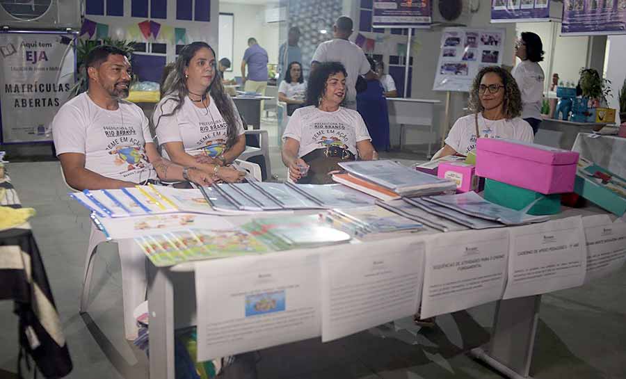 Secretaria de Educação de Rio Branco apresenta projeto e ações no parque de exposições