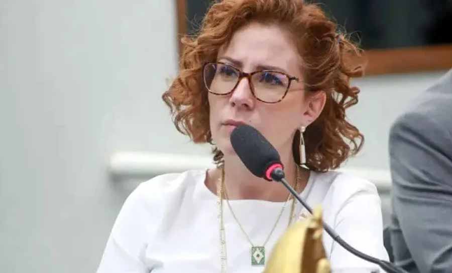 Carla Zambelli prestará depoimento à Polícia Federal na segunda-feira