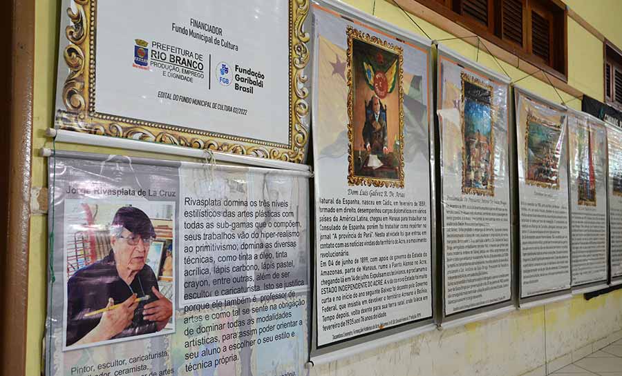 Escolas municipais recebem Exposição Itinerante de imagens da Revolução Acreana pintadas por Jorge Rivasplata
