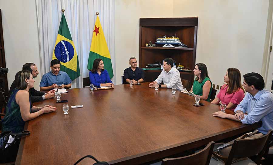 Governo e distribuidoras de energia discutem alternativas para ampliar abastecimento em regiões remotas do Acre