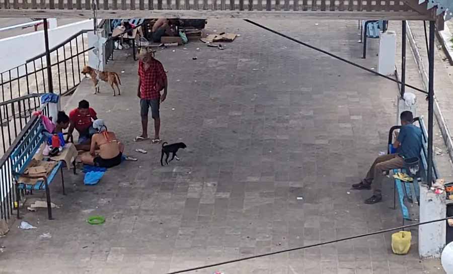 Com mais de 50 pessoas em situação de rua, prefeitura de Cruzeiro do Sul enfrenta desafio humanitário