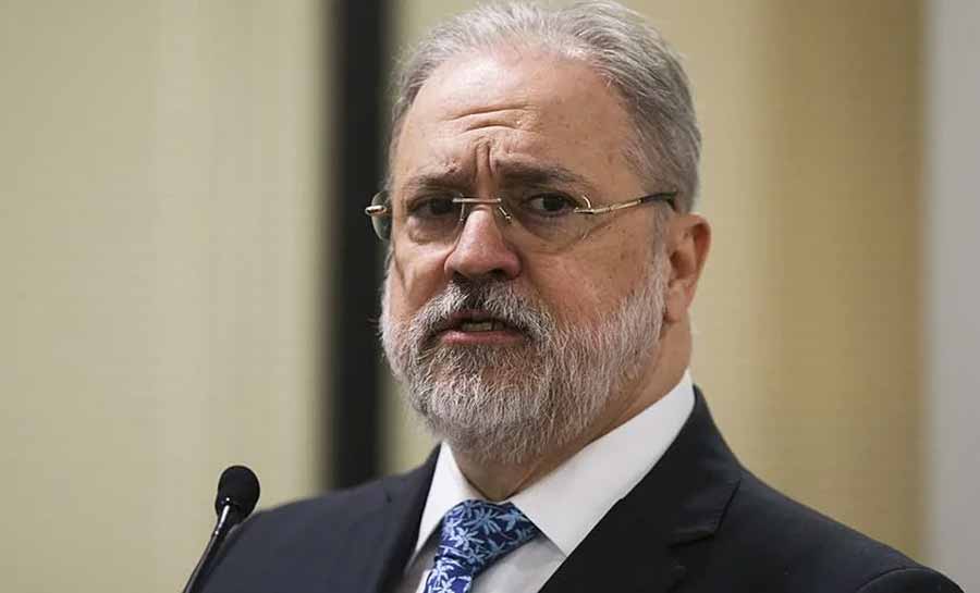 Aras deixa comando da PGR nesta terça-feira e ainda não tem substituto