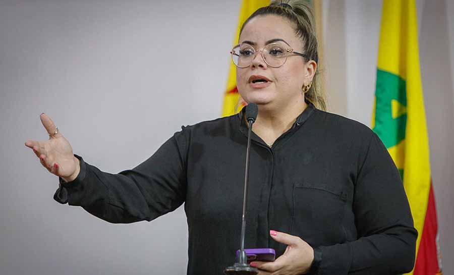 Michelle Melo Aborda questões sociais e de Saúde em discurso na Aleac