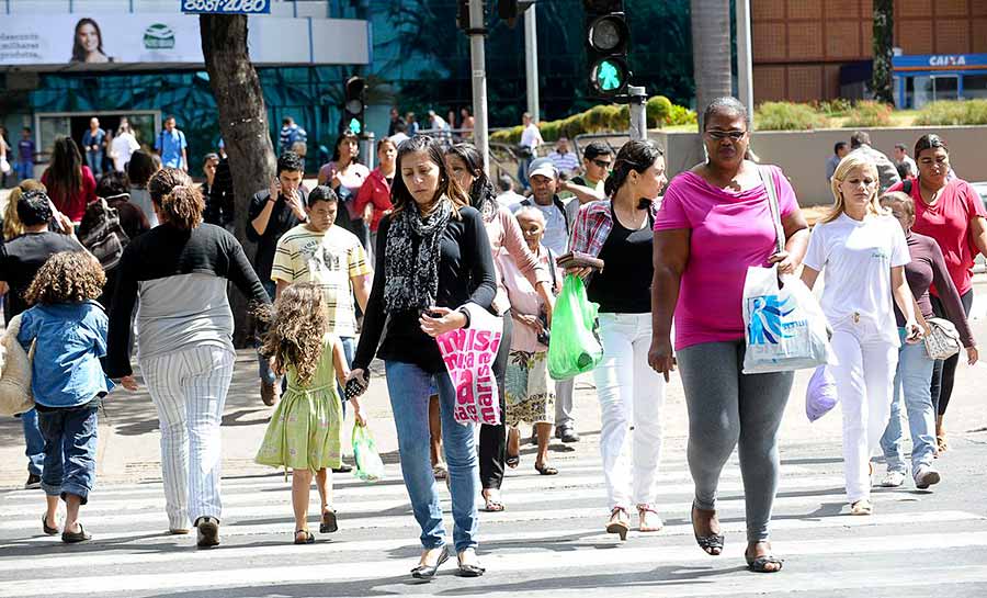 Taxa de desemprego cai para 7,8% em agosto, revela IBGE