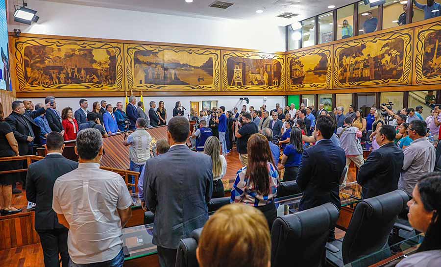 Sessão solene na Aleac marca os 50 anos da Organização das Cooperativas Brasileiras no Acre