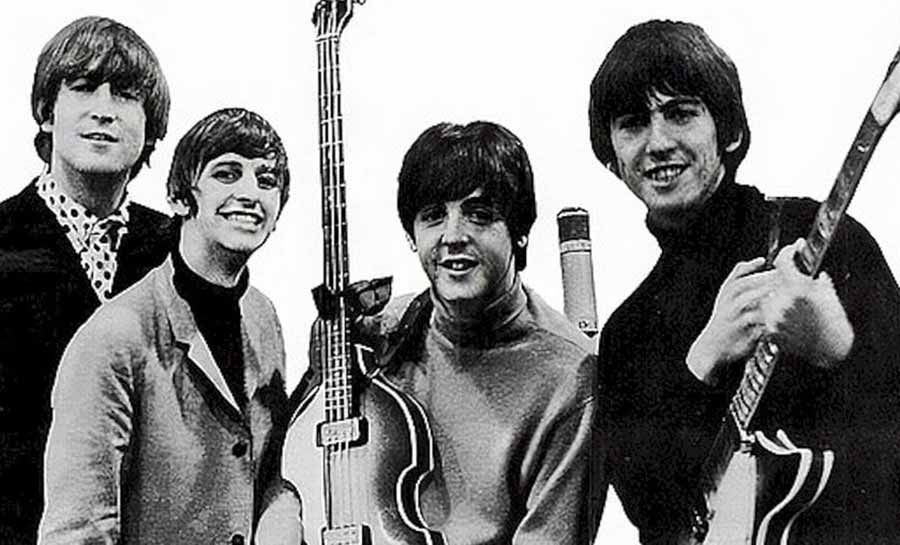 Paul McCartney celebra aniversário de John Lennon