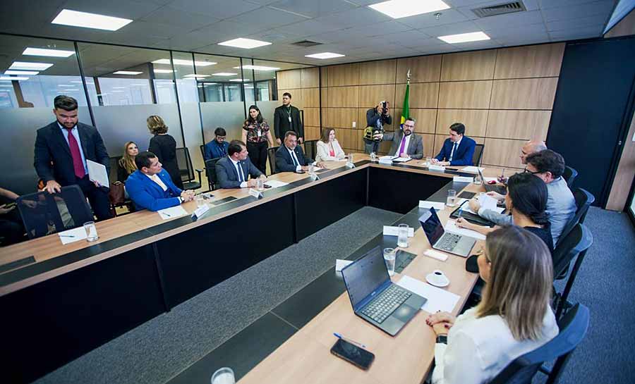 Senador Alan Rick e Bancada Federal cobram melhorias no transporte aéreo junto ao Ministério de Portos e Aeroportos