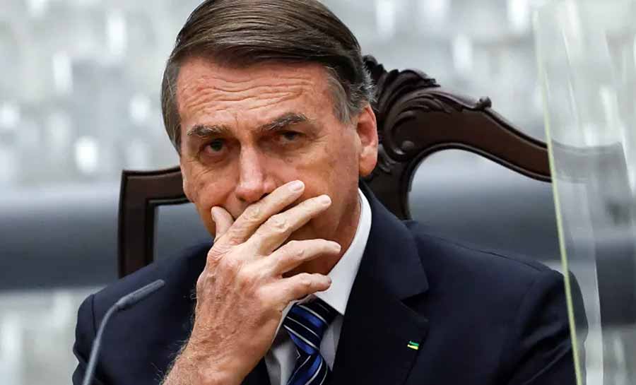 Relatora pede indiciamento de Bolsonaro e outros 60 golpistas