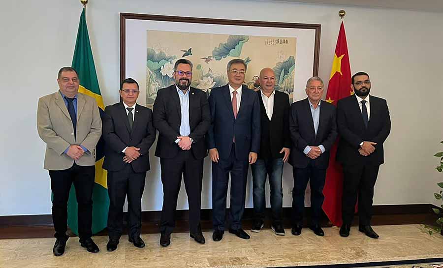 Gonzaga e Alan Rick se reúnem com embaixador da China para tratar sobre ferrovia, exportação de carne e parcerias comerciais