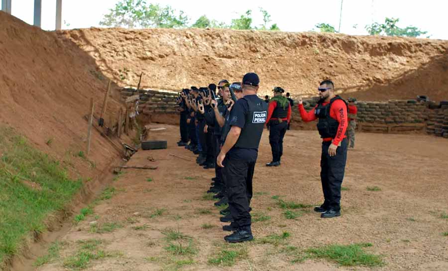 Em portaria, Iapen proíbe que policiais penais bebam ao portar arma em festas e lista conduta a servidores