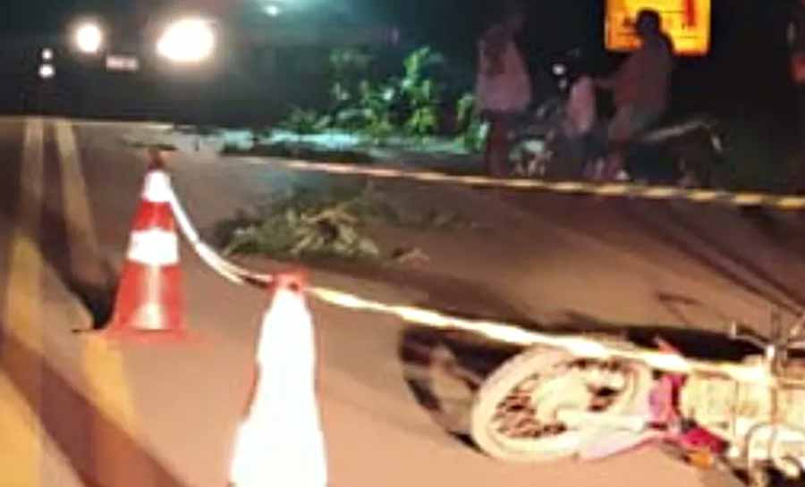 Idosa morre e dois ficam feridos após acidente entre duas motos em estrada no Acre