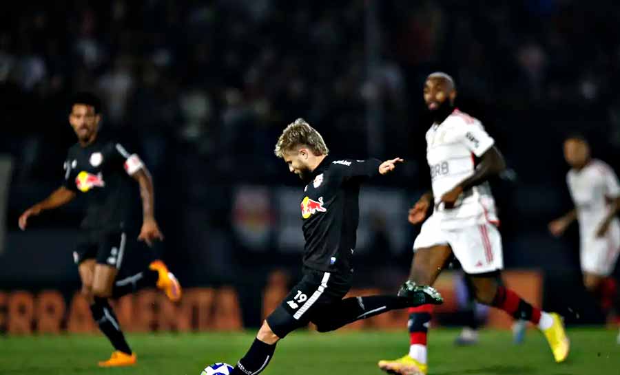 Ainda sonhando com título, Flamengo e Bragantino se enfrentam no Maracanã