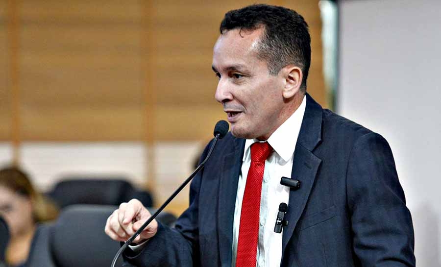Adailton Cruz cobra celeridade para caso envolvendo enfermeira Géssica
