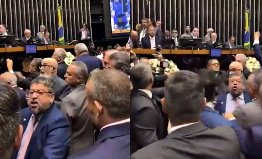 Deputado pede porte de armas para deputados após tapa em plenário