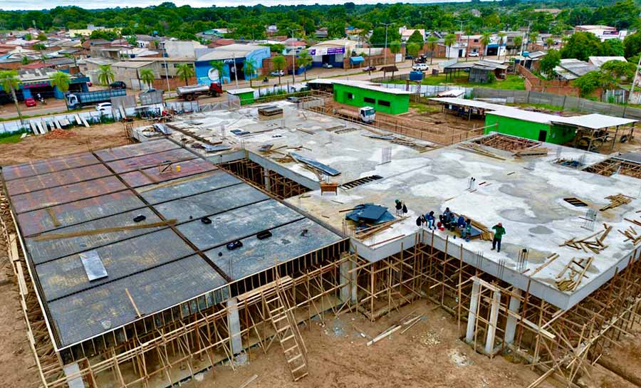 Obras de construção da nova maternidade Marieta Cameli avançam com concretagem de lajes