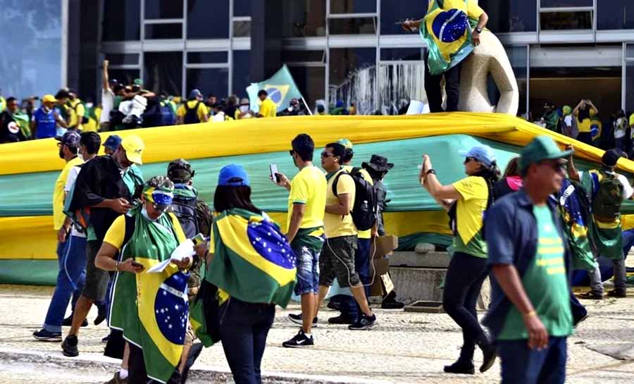 8/1: réus farão curso para aprender sobre democracia e golpe de estado