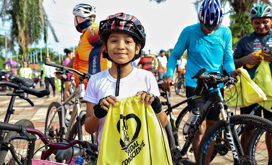 Passeio Ciclístico do Detran reúne centenas de pessoas em Rio Branco