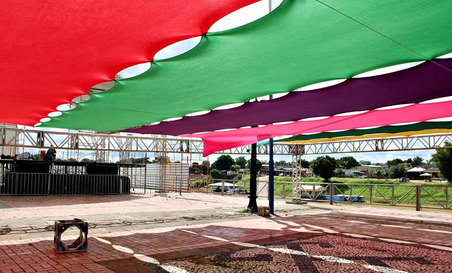 Estado inicia montagem de decoração carnavalesca na Gameleira de Rio Branco