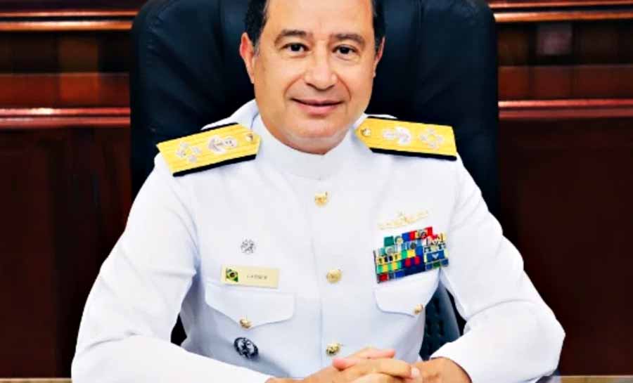 Ex-Comandante da Marinha, Almirante Garnier Santos, é alvo da PF
