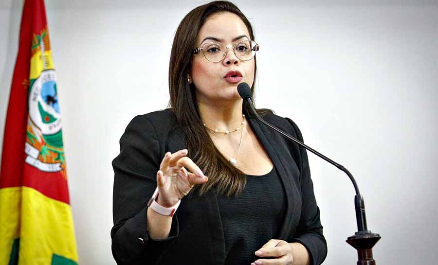 Michelle Melo quer debater processo licitatório da Medtrauma com Sesacre, TCE e representantes da empresa