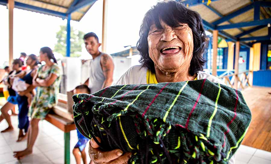 Povos indígenas atingidos pela cheia em Santa Rosa do Purus recebem suprimentos enviados pelo Estado