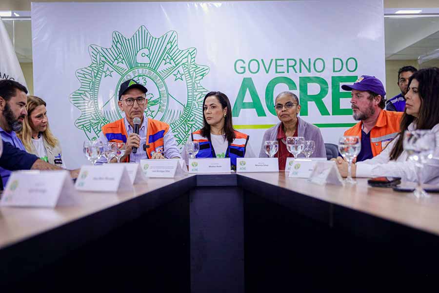 Waldez Góes e Marina Silva encerram agenda no Acre com reunião de alinhamento com prefeitos