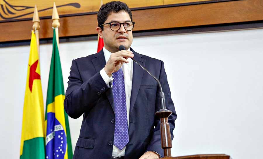 Eduardo Ribeiro parabeniza governo por anunciar a antecipação de benefícios para servidores afetados pela alagação