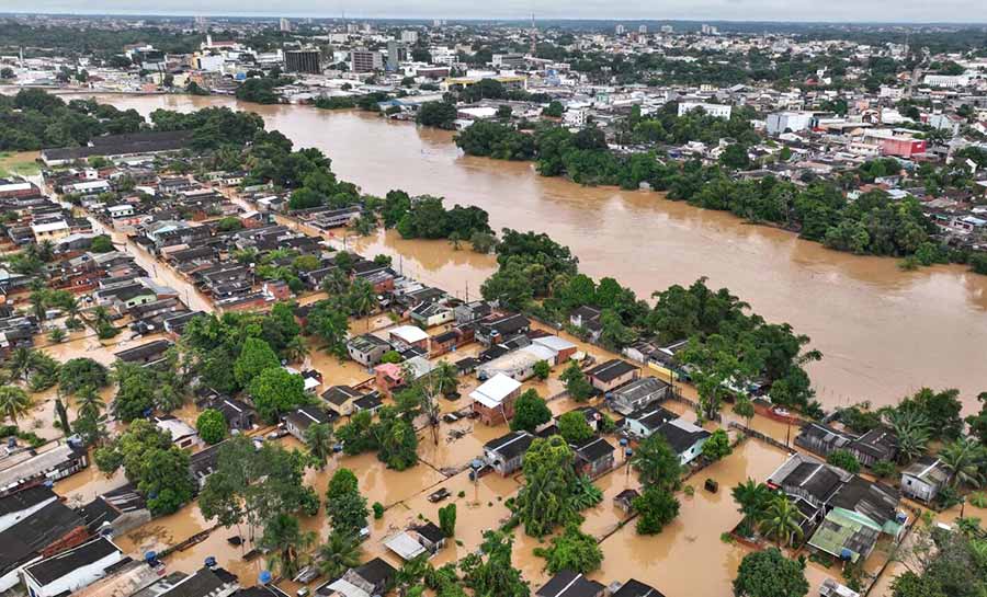 Enchente atinge mais de 120 mil pessoas no Acre e já é considerada, proporcionalmente, o maior desastre ambiental do estado