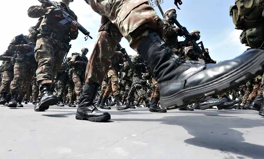 Pesquisadores apontam desgaste na imagem de militares após ações da PF