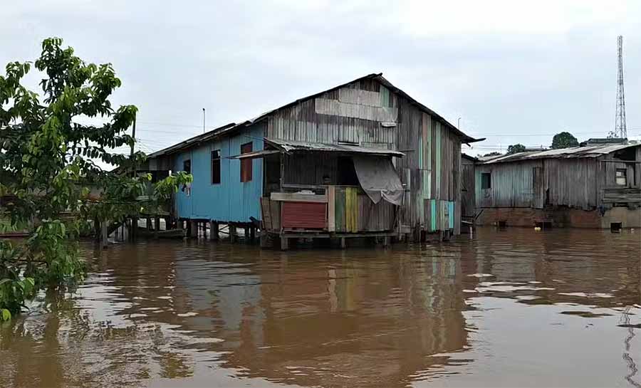 Cruzeiro do Sul decreta situação de emergência após cheia do Rio Juruá