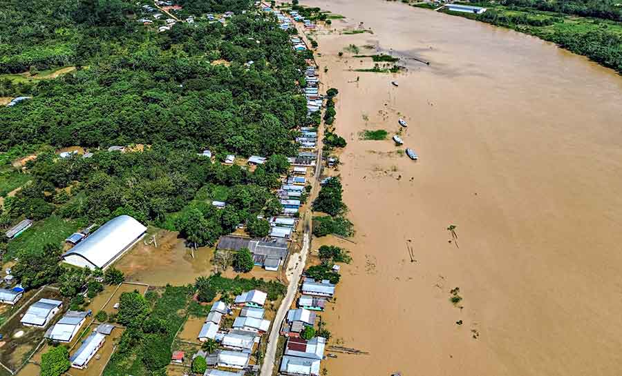 Rio Juruá baixa 35 centímetros em cinco dias e esforços se concentram em levar assistência no pós-cheia