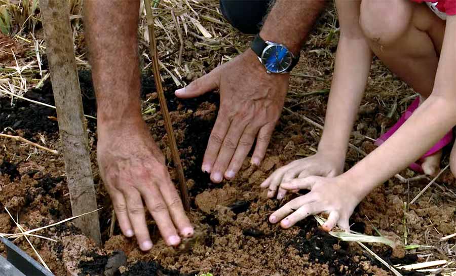 Dia Mundial da Água: Iniciativa planta 500 mudas de árvores em área próxima a igarapé de Rio Branco