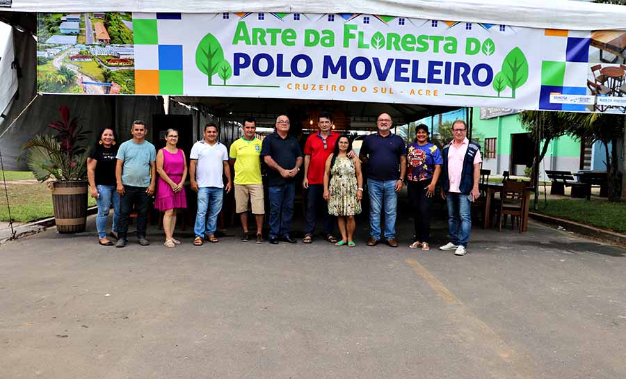 Moveleiros comemoram sucesso da feira ‘Arte da Floresta’ em Cruzeiro do Sul