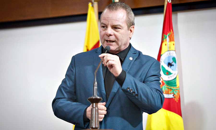 Pedro Longo propõe projeto de lei para garantir validade permanente de laudos médicos de deficiências irreversíveis