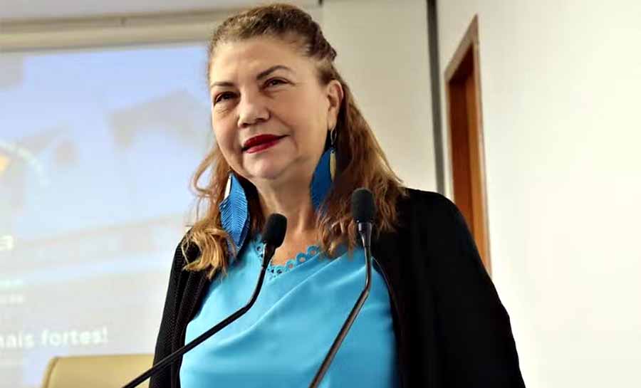 Vereadora Lene Petecão é levada à UTI após cirurgia de vesícula; família diz que houve erro médico
