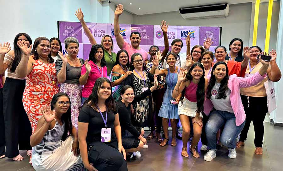 Ulysses participa do encontro Defesa Lilás e defende maior participação das mulheres na política do Acre