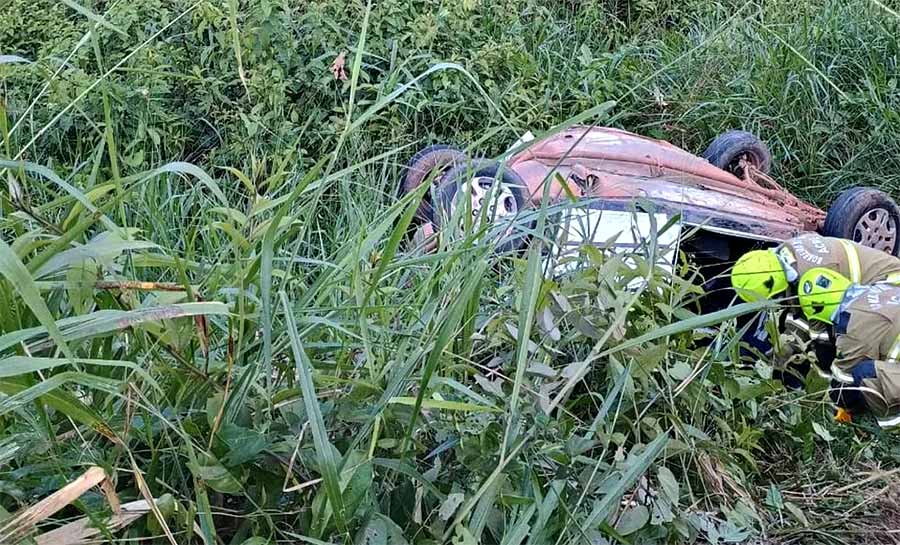 Servidor da Saúde de Sena Madureira morre após bater carro em árvore e cair em ribanceira