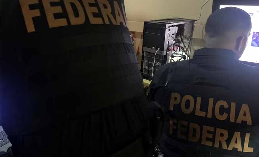 Técnico de informática é preso pela Polícia Federal por armazenar conteúdo pornográfico infantil no Acre