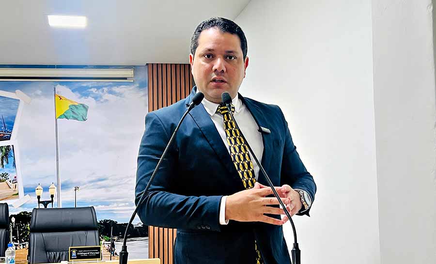 Vereador João Marcos Luz rebate críticas a gestão municipal