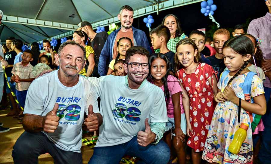 Governador Gladson Cameli celebra aniversário de 32 anos do município de Bujari ao lado da população