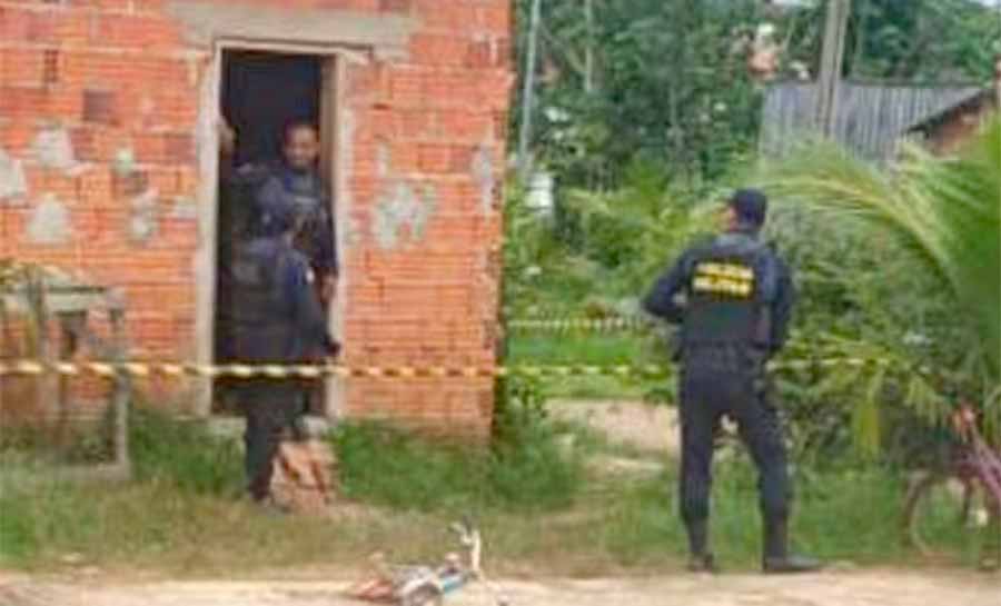 Homem é preso suspeito de matar irmão com uma facada no tórax no interior do Acre