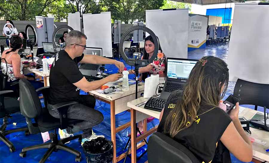 Eleitores de Rio Branco têm até 8 de maio para resolver pendências durante mutirão do TRE