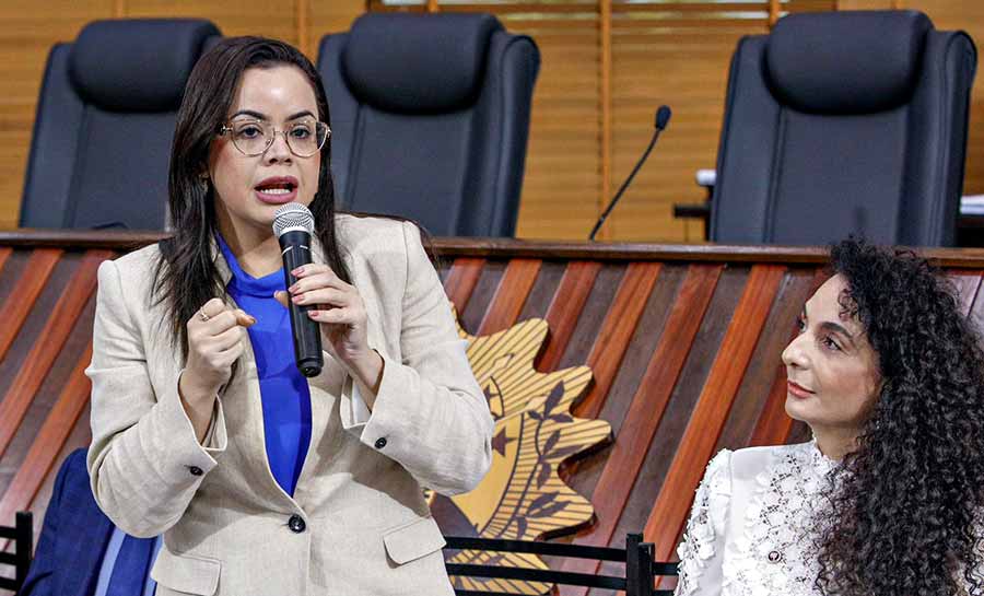 Na Aleac, Michelle Melo denuncia violência contra a mulher durante audiência pública