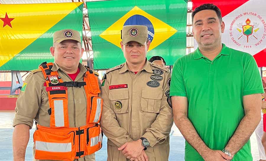 Samir Bestene homenageia escola militar e lamenta corte de verbas pelo governo federal