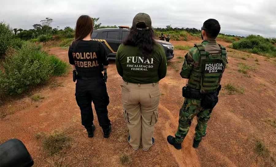 Durante operação, Polícia Federal do Acre e Funai investigam extração ilegal de minérios em terra indígena do AM