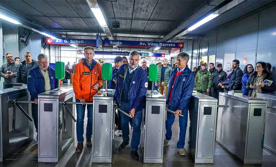 Trens urbanos voltam a operar na região metropolitana de Porto Alegre