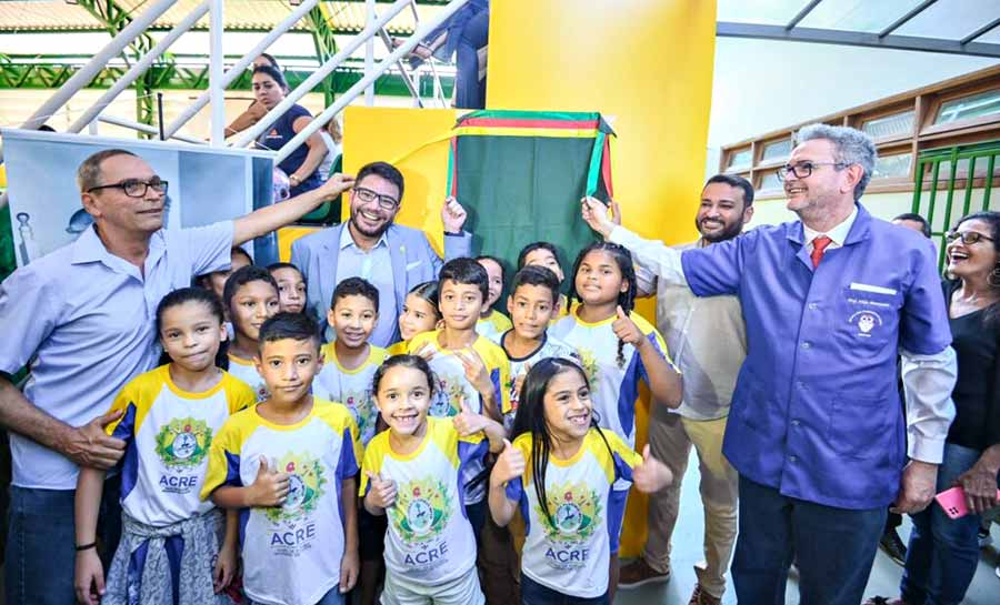 Governador Gladson Cameli inaugura espaço multiuso na Escola São Francisco de Assis I