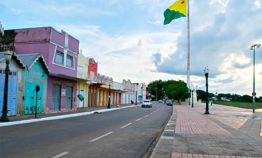 Homem é encontrado caído no Calçadão da Gameleira com sinais de agressão; estado de saúde é grave