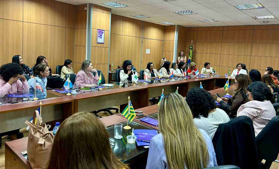 Em Brasília, Semulher participa de debate sobre enfrentamento à violência contra as mulheres com ministra Cida Gonçalves