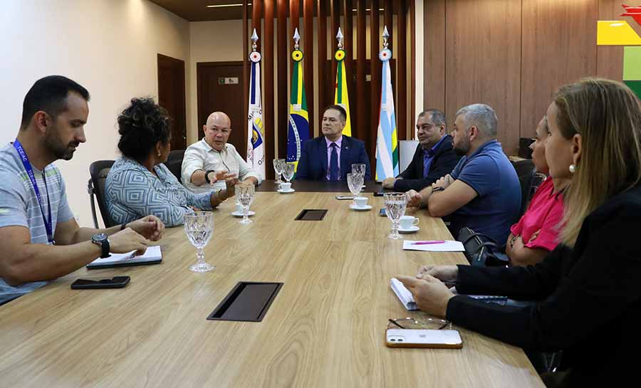 FIEAC e governo discutem formatos de contratações com o TCE